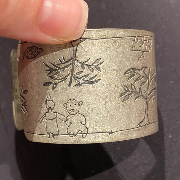 Etched Cuff bracelet - Picture 7 of 10